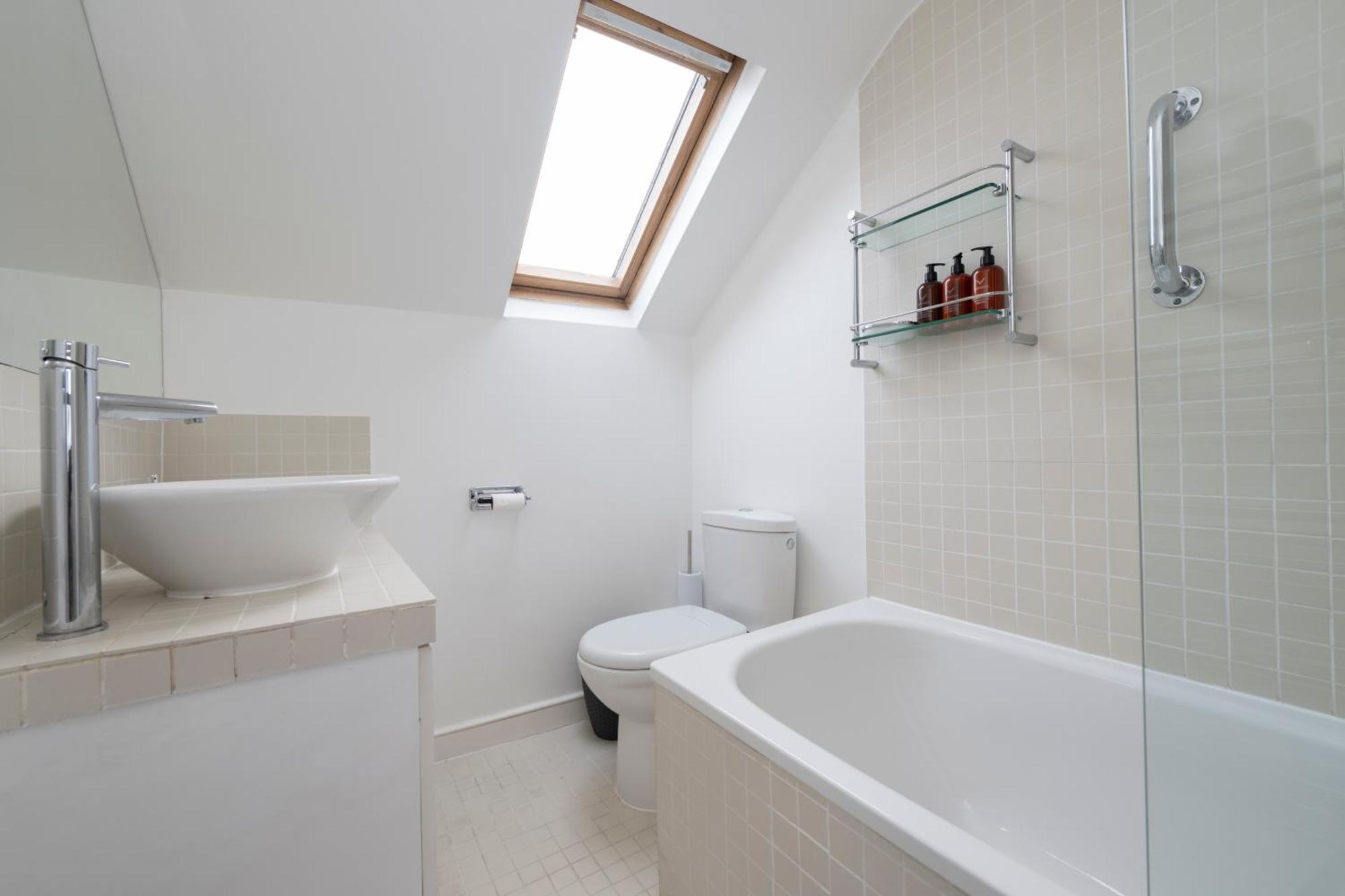 Appartamento Fulham Spacious & Luxe House With Parking & Garden Londra