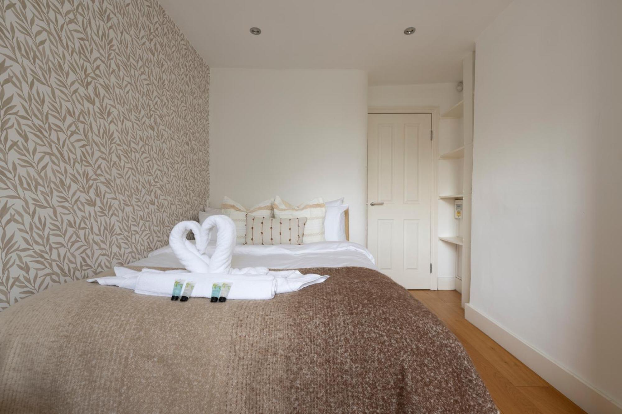 Fulham Spacious & Luxe House With Parking & Garden Appartamento Londra
