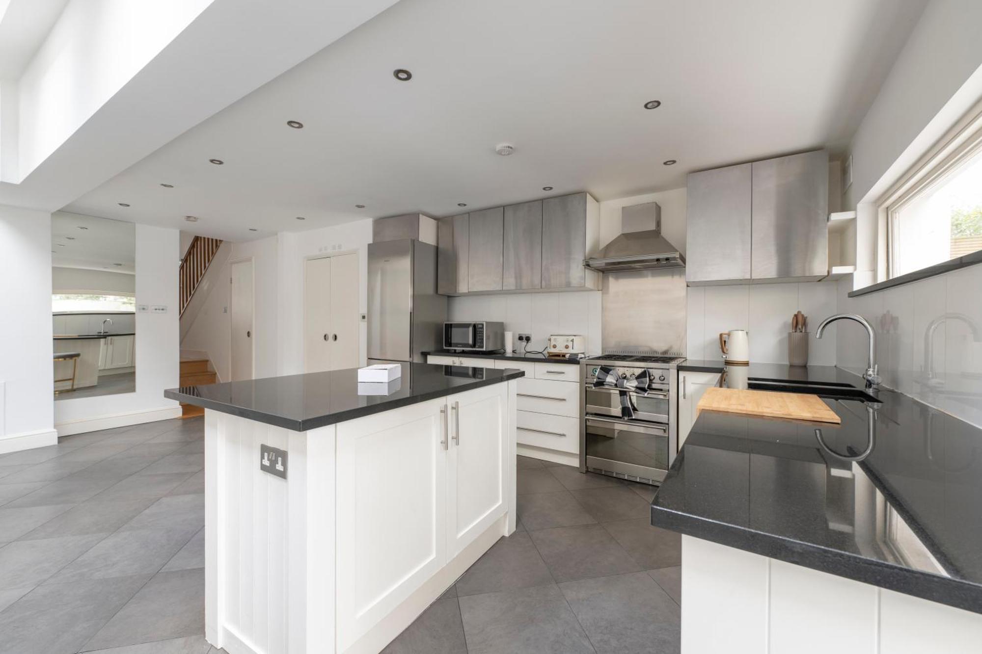 Fulham Spacious & Luxe House With Parking & Garden Appartamento *