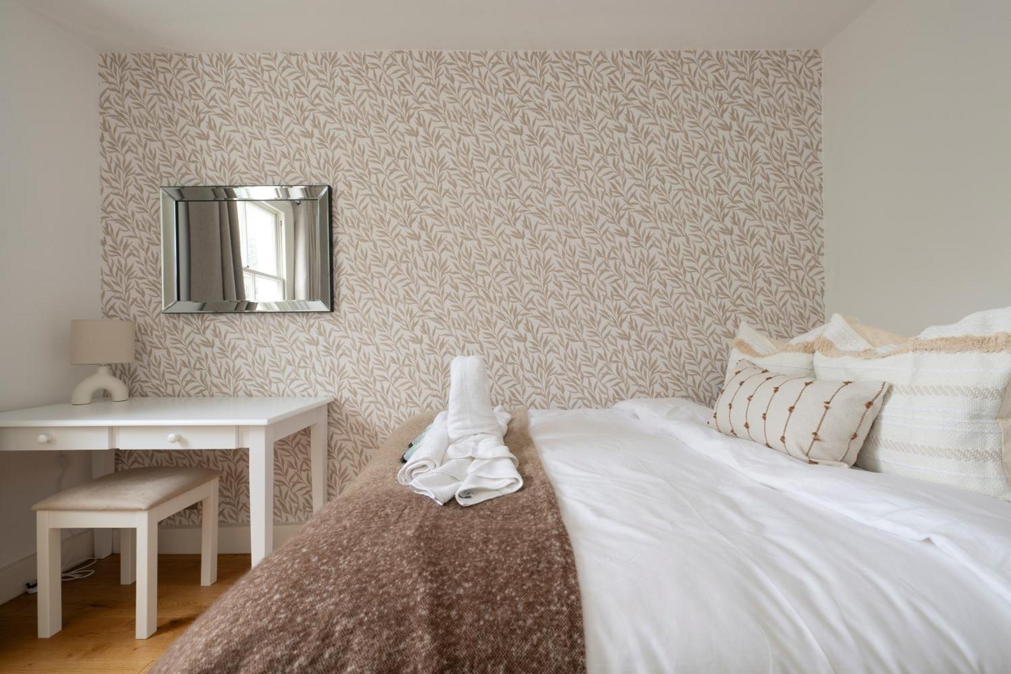 Fulham Spacious & Luxe House With Parking & Garden Londra