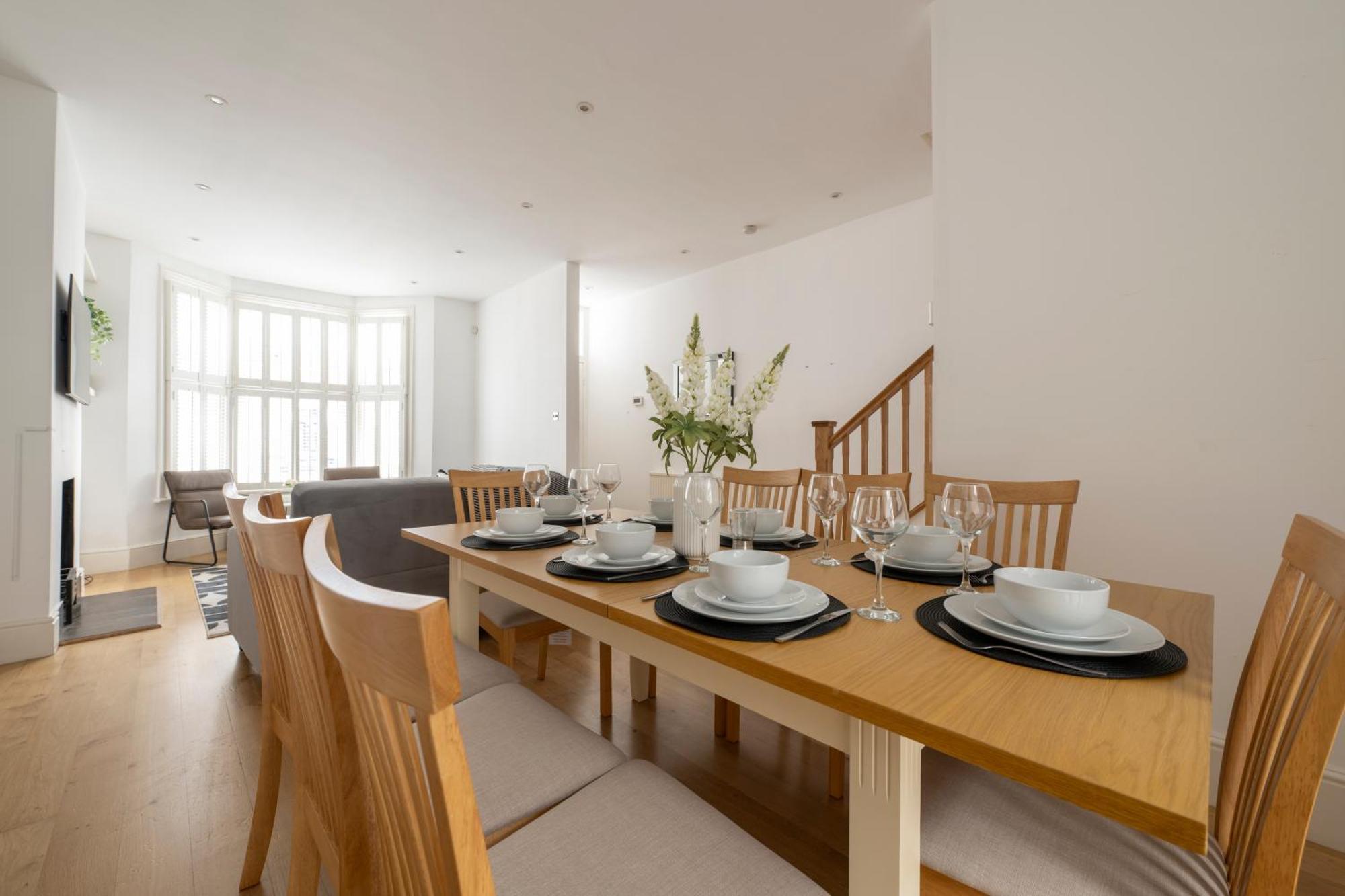 Fulham Spacious & Luxe House With Parking & Garden Apartment